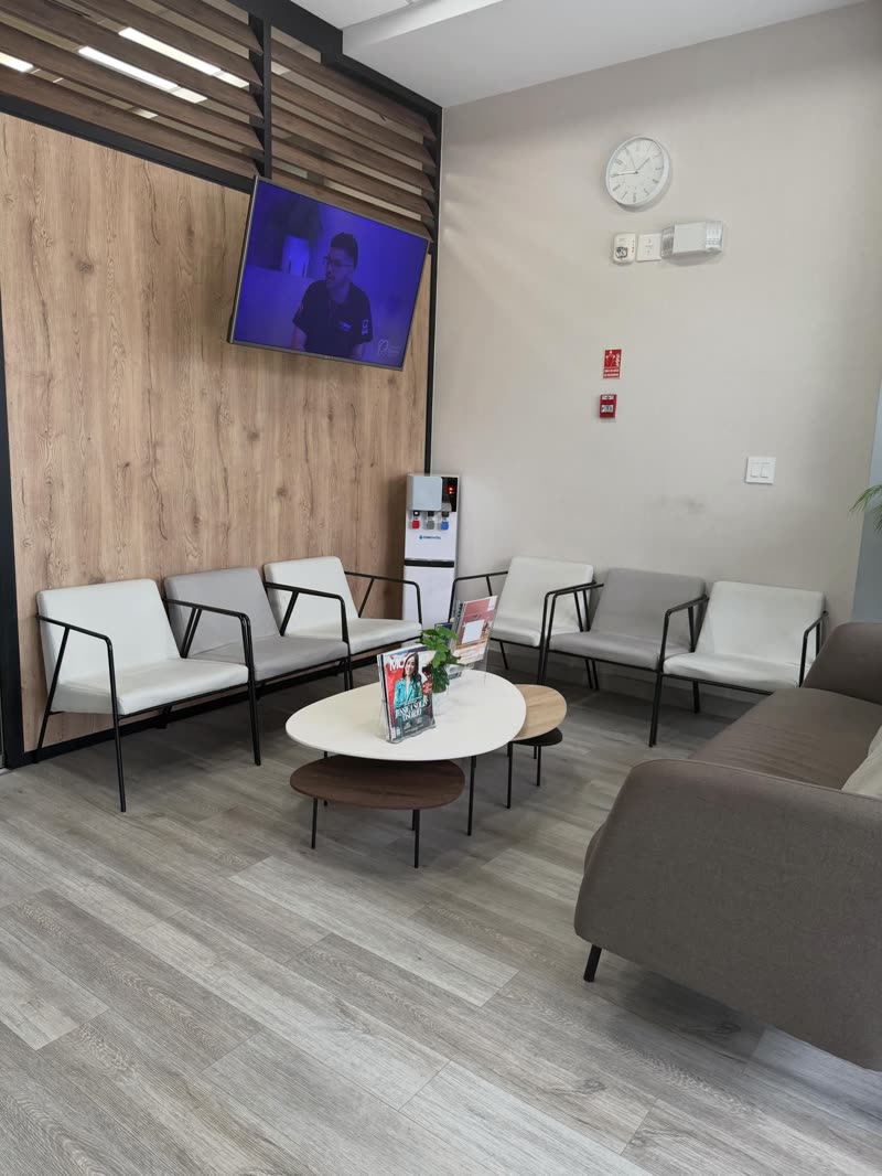 Prótesis flexible fabricada en el laboratorio dental propio de Panamá Sonríe